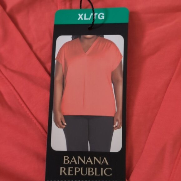 XL Banana Republic V neck sleeveless shirt - Picture 4 of 4